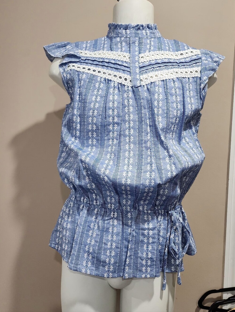 NWT NY&Company Embroidered Eyelet Peplum Top w/ Drawstring Waist Tie Size Large